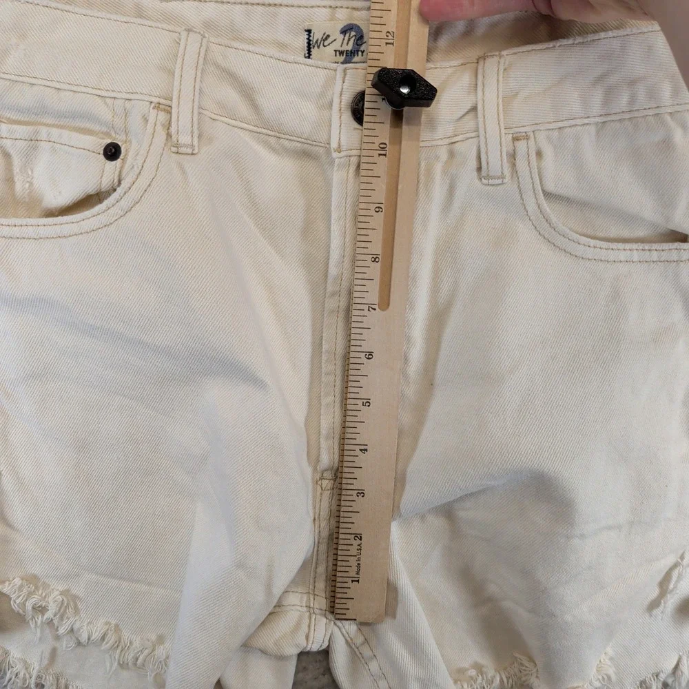 We The Free People Cream High Rise Cutoff Denim Shorts Size 27 Button Fly Casual